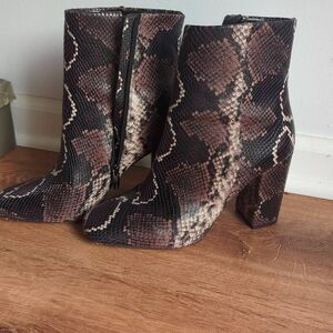 Vince Camuto Dannia Dark Brown Snake Print Leather Boots  10 m